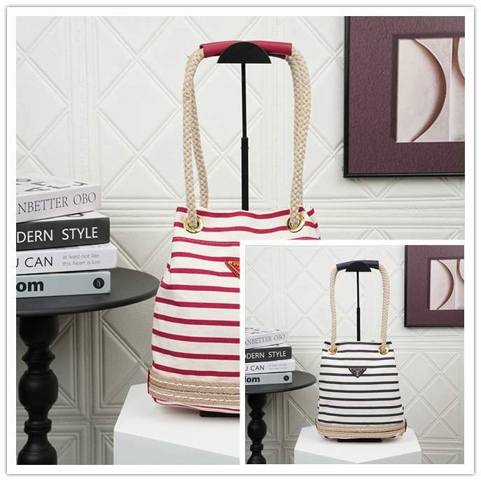 Picture of Prada Handbags _SKUfw224789156fw